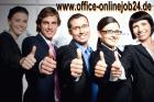 Zu Hause Online Arbeiten in Teamwork mit home-office Job am PC in Heimarbeit